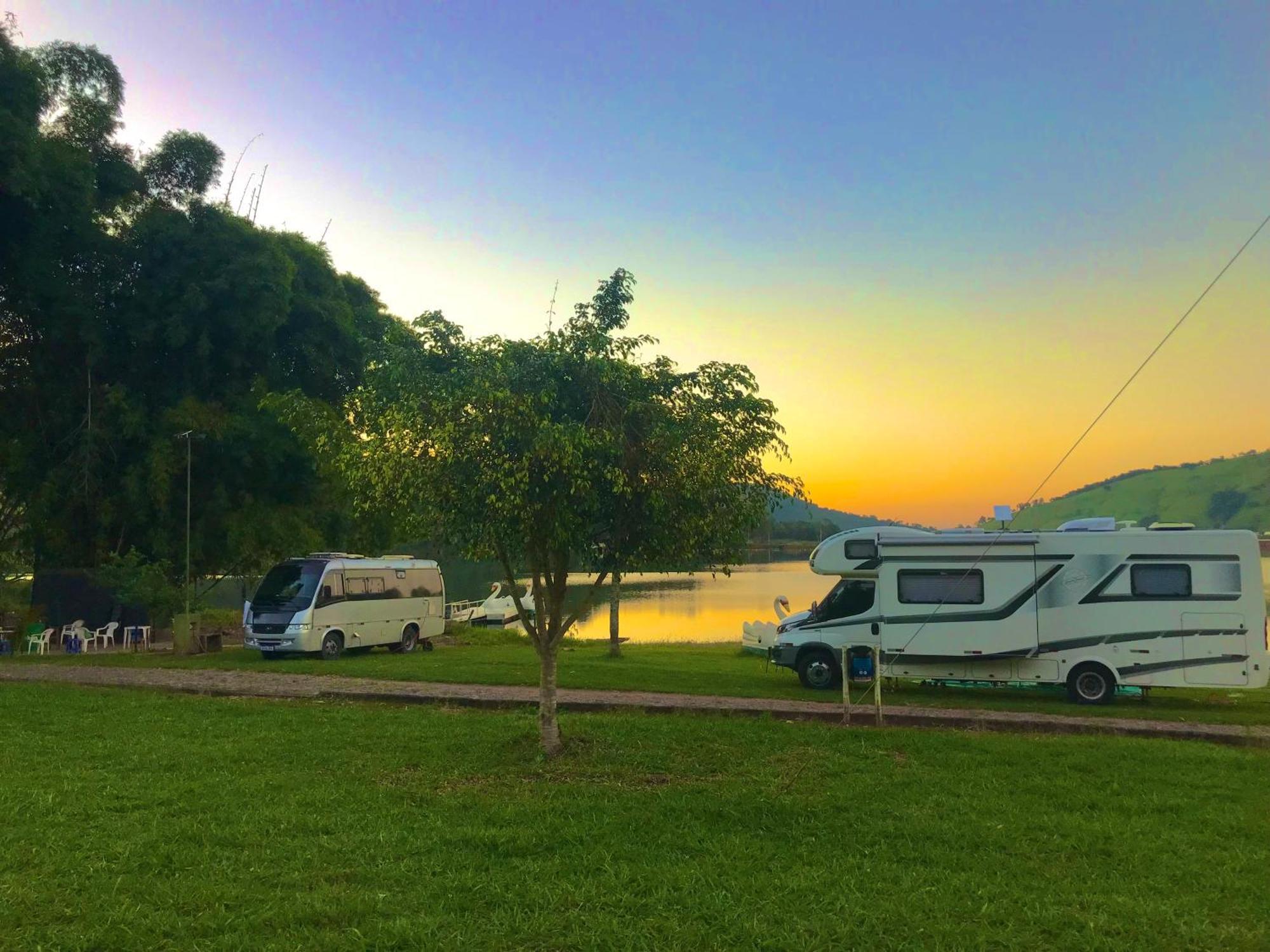 Hotel Pousada E Camping Recanto Da Praia Capitólio Exteriér fotografie